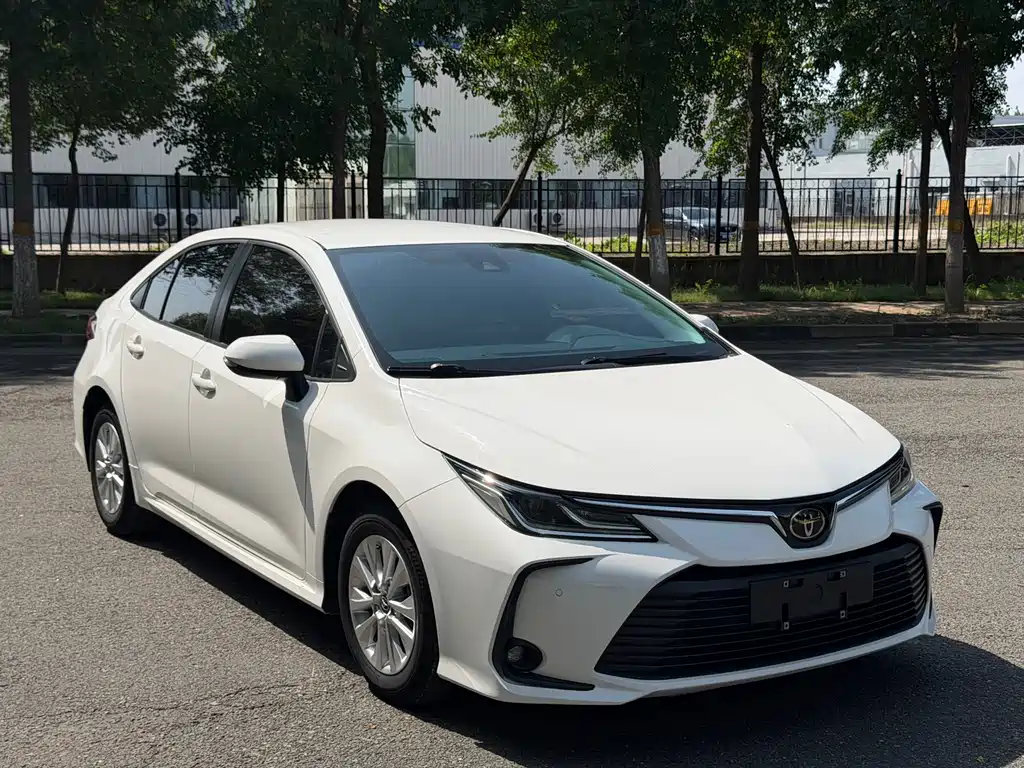 Toyota Corolla 2021 — фото 3
