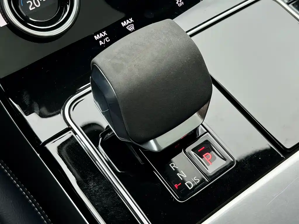 Land Rover Velar 2021 — фото 19