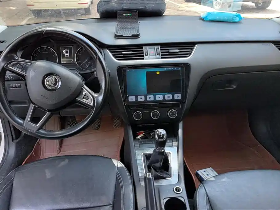 Skoda Octavia 2016 — фото 12