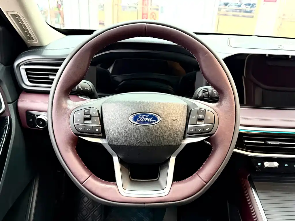 Ford Explorer 2023 — фото 9