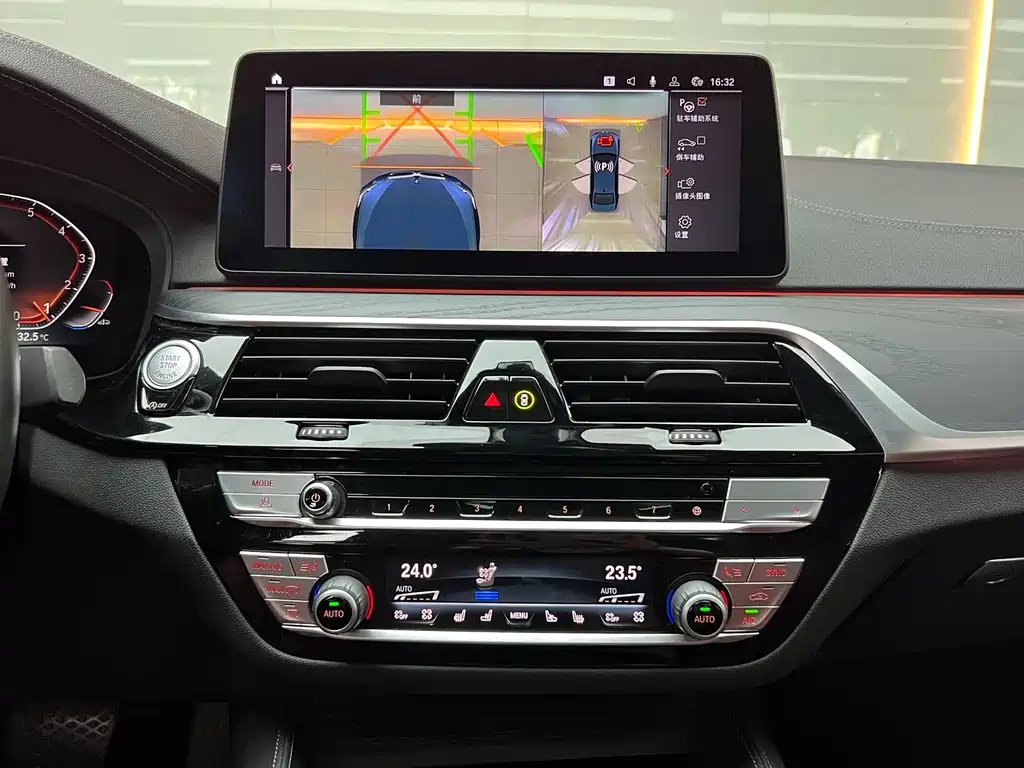 BMW 5 Series 2021 — фото 13