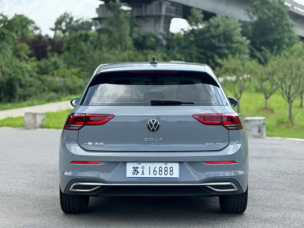 Volkswagen Golf 2021