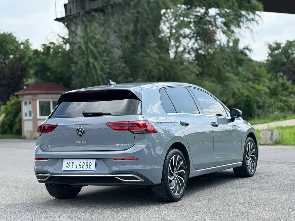 Volkswagen Golf 2021