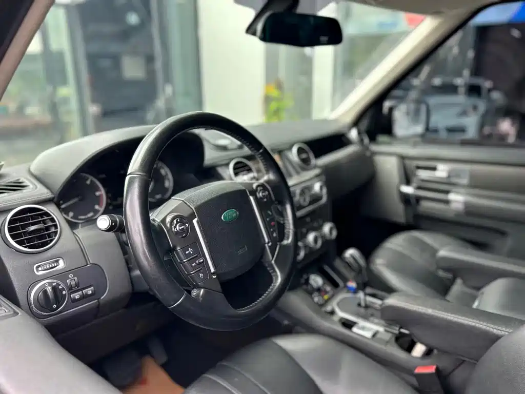 Land Rover Discovery 2012 — фото 10