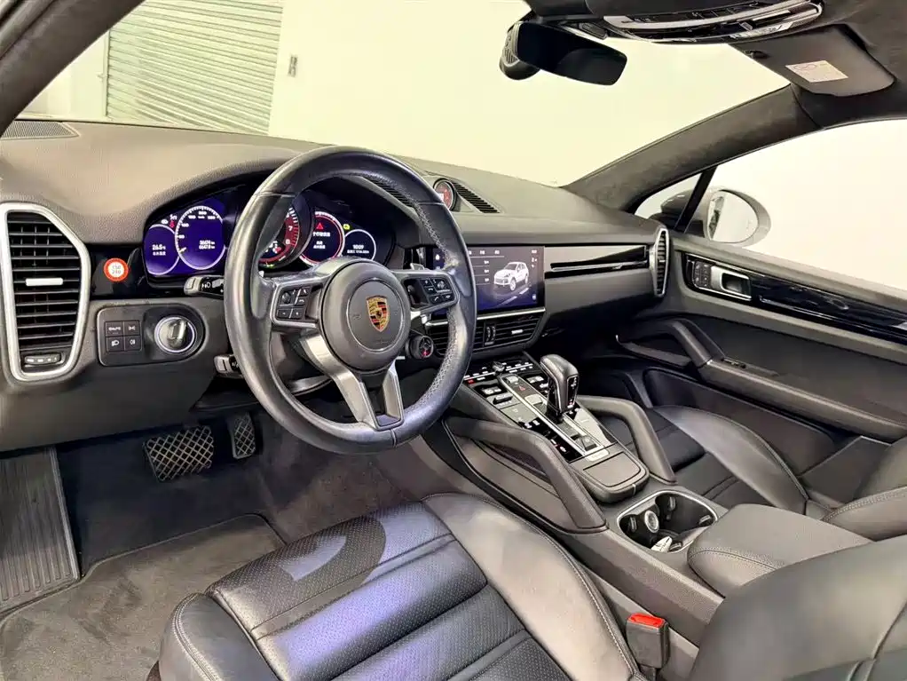 Porsche Cayenne Hybrid 2022 — фото 17