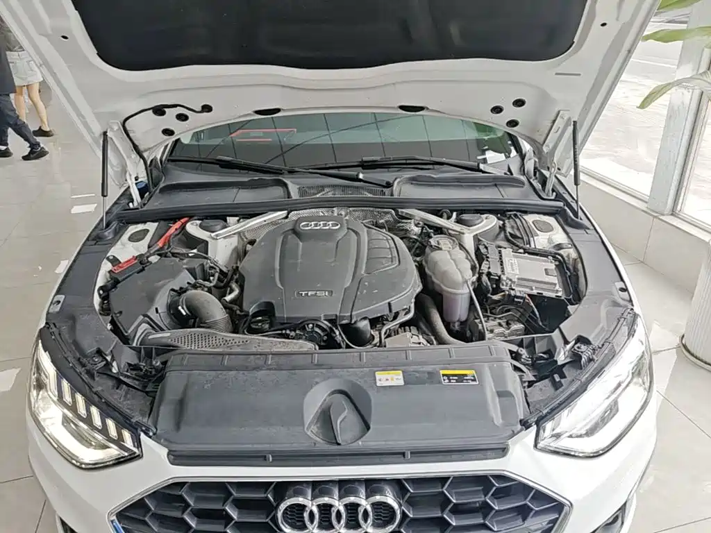 Audi A4L 2022 — фото 20