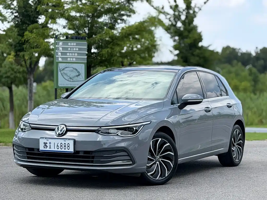 Volkswagen Golf 2021
