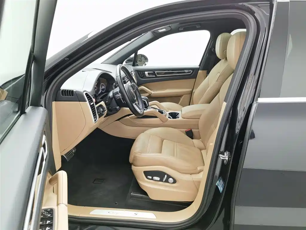 Porsche Cayenne 2018 — фото 10