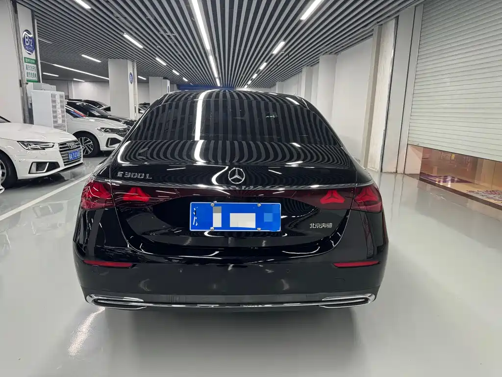Mercedes-Benz E-Class 2025 — фото 11