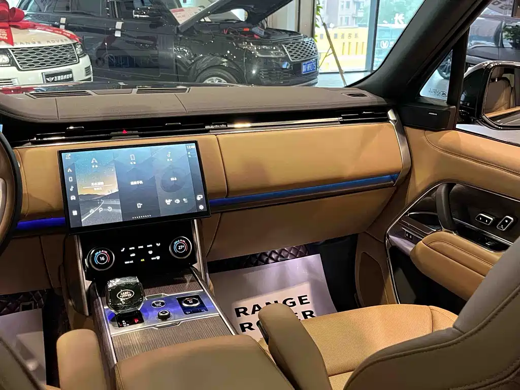 Land Rover Range Rover 2022 — фото 17