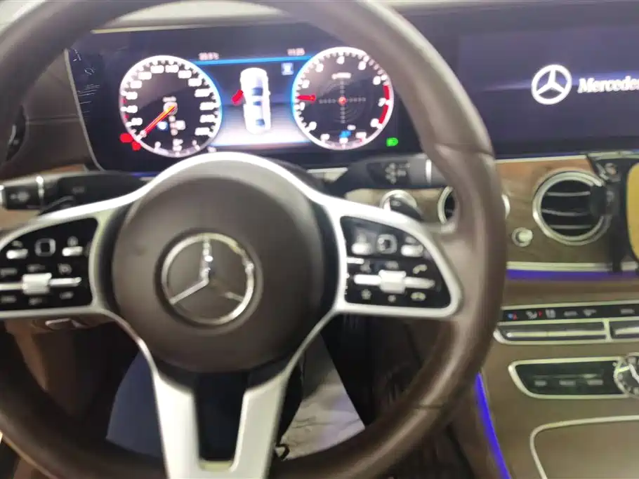Mercedes-Benz E-Class 2020 — фото 12