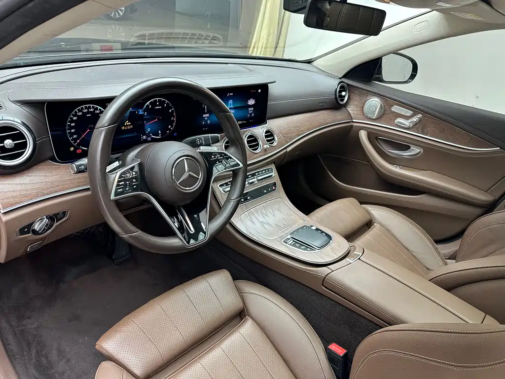 Mercedes-Benz E-Class 2022 — фото 14