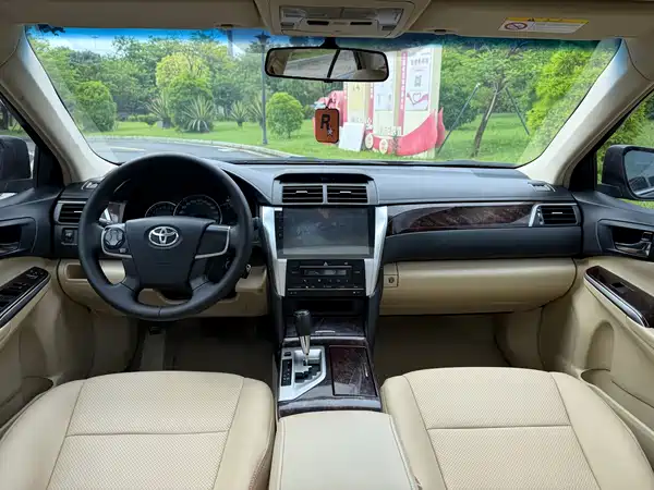Toyota Camry 2015