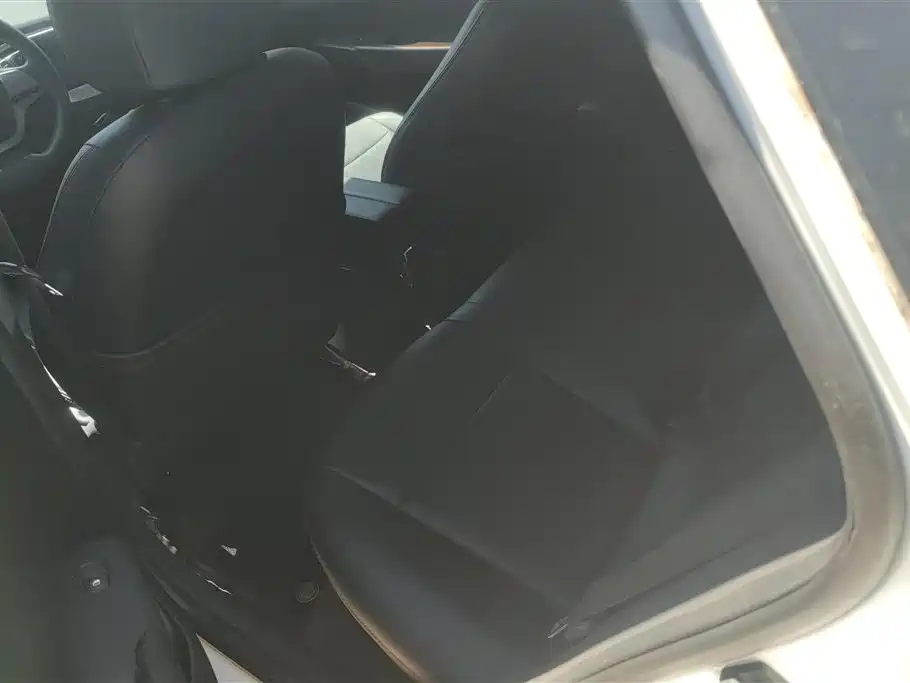 Hyundai Verna 2017 — фото 11