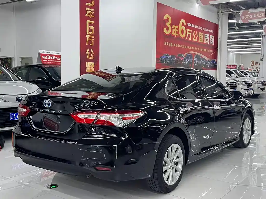 Toyota Camry 2023 — фото 9