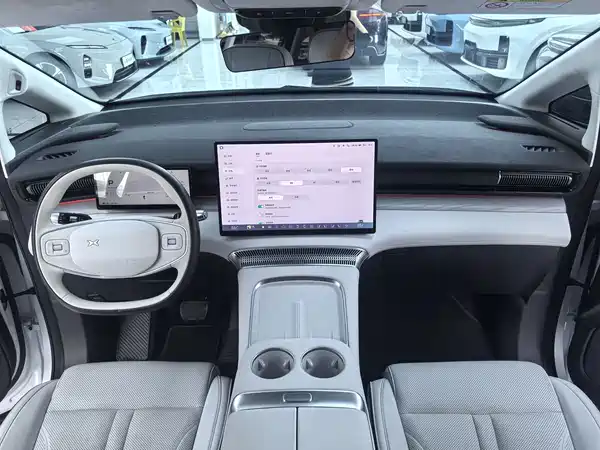 XPeng X9 2024