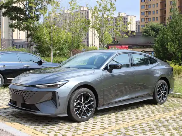 Changan UNI-V Smart Electric Idd 2025