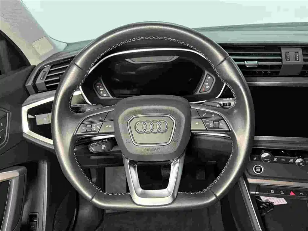 Audi Q3 2022 — фото 13