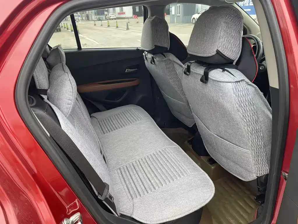 Chevrolet Trax 2015 — фото 10