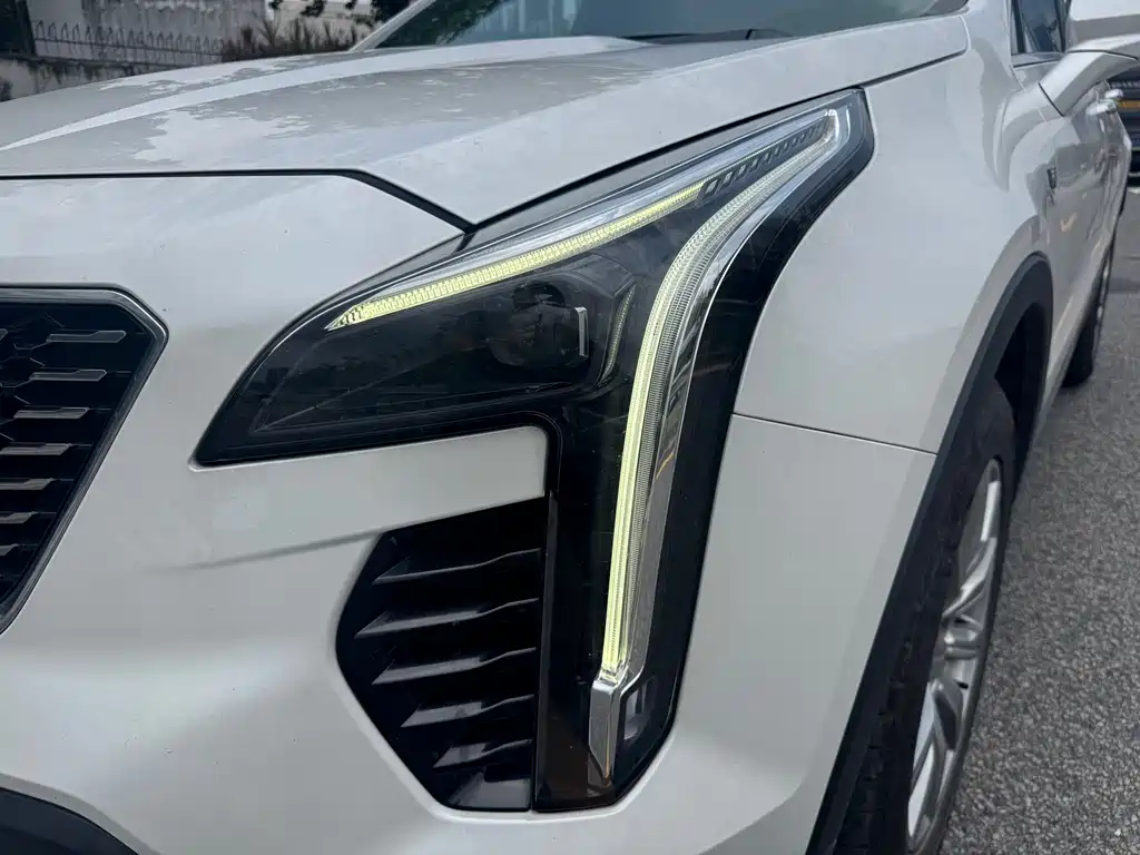 Cadillac XT4 2023 — фото 16