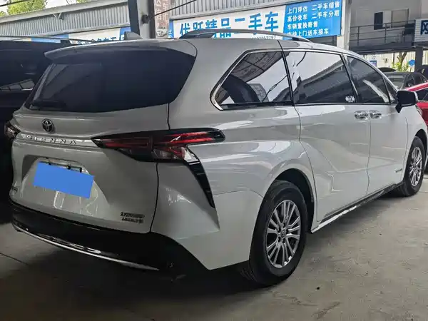 Toyota Sienna 2023