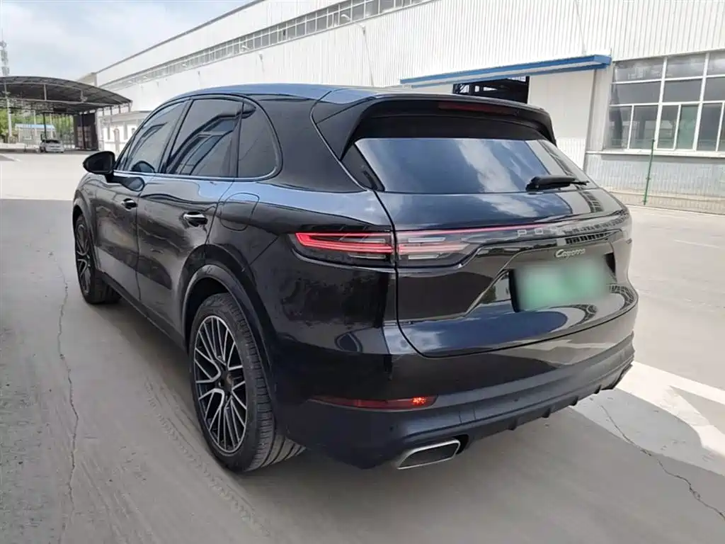 Porsche Cayenne Hybrid 2025 — фото 23