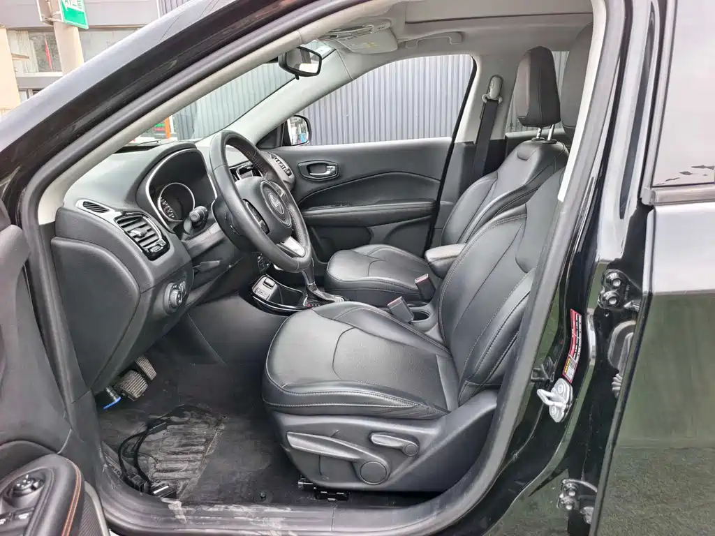 Jeep Compass 2020 — фото 8
