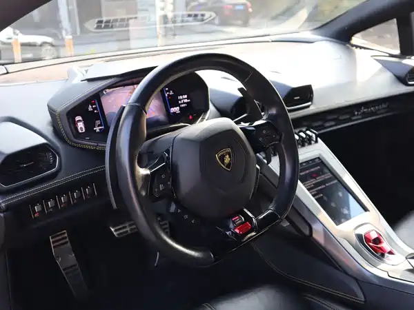 Lamborghini Huracan 2021