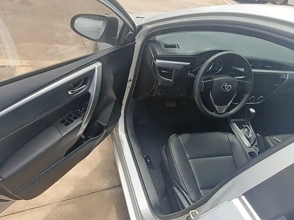 Toyota Corolla 2015 — фото 16