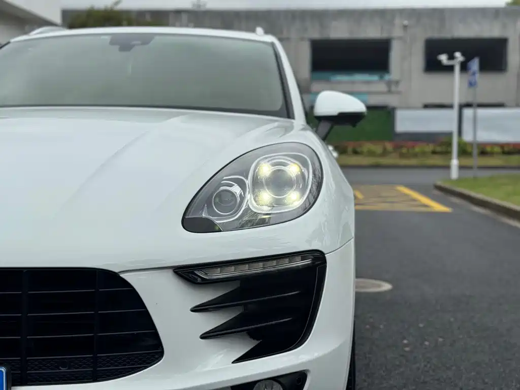 Porsche Macan 2016