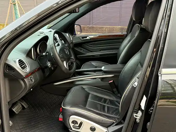 Mercedes-Benz M-Class 2011