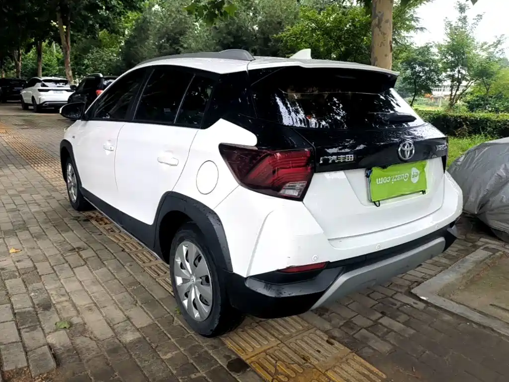 Toyota Yaris L 2022