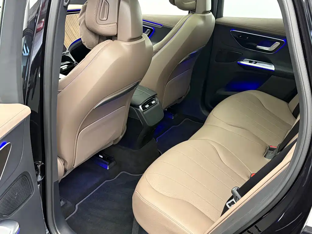 Mercedes-Benz EQE SUV 2025 — фото 11