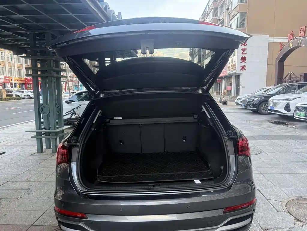 Audi Q3 2022 — фото 17