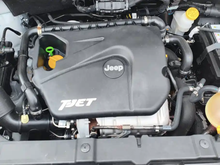Jeep Renegade 2016 — фото 10