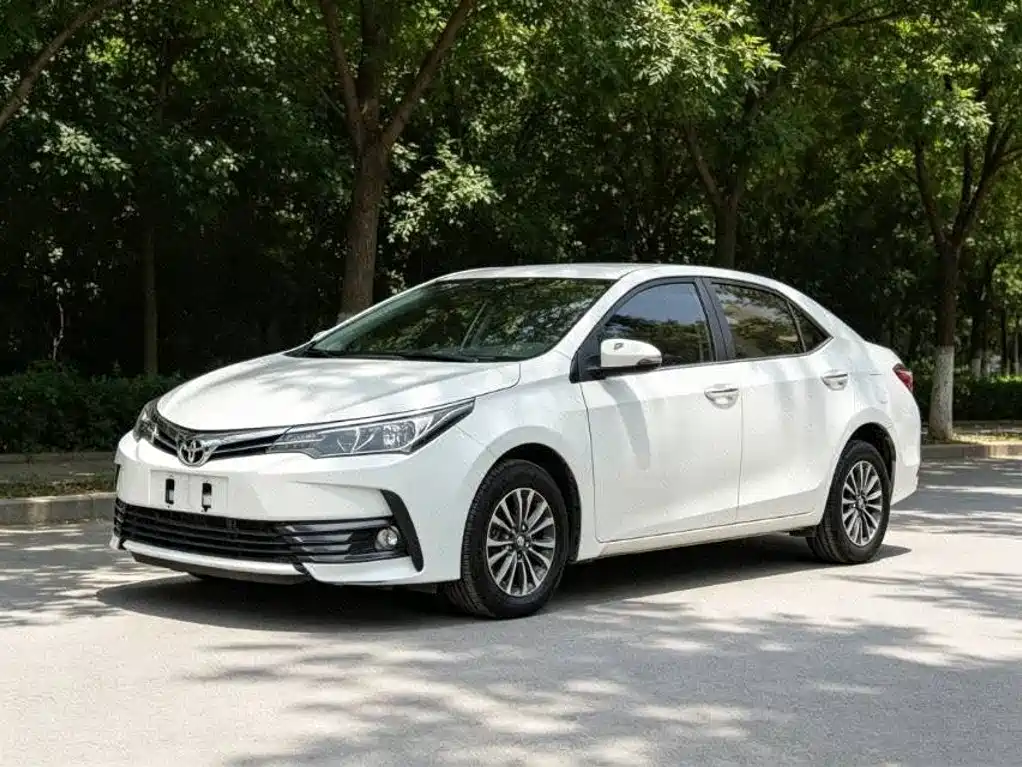 Toyota Corolla 2017 — фото 1