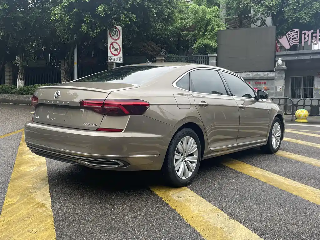 Volkswagen Passat 2020 — фото 15