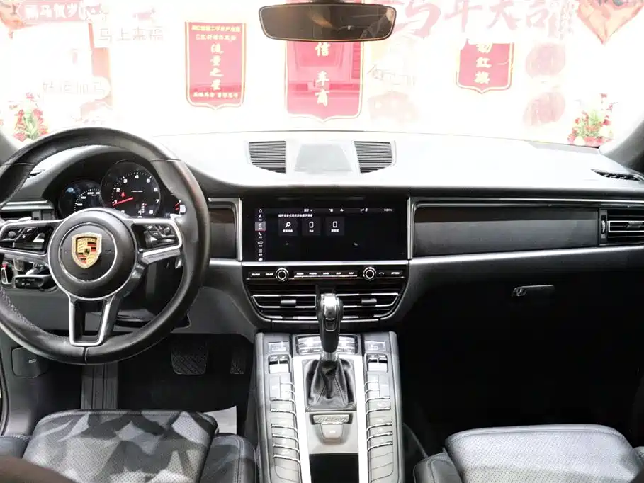 Porsche Macan 2021 — фото 11