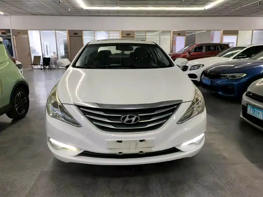 Hyundai Sonata 2013 — фото 2