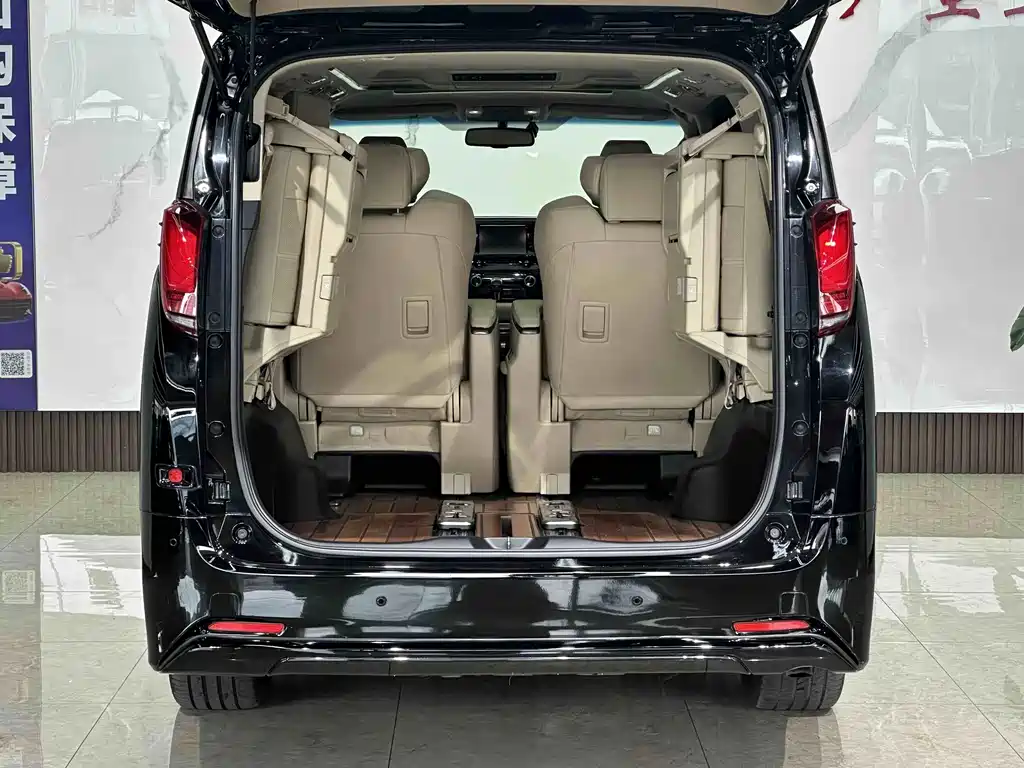 Toyota Alphard 2019 — фото 19