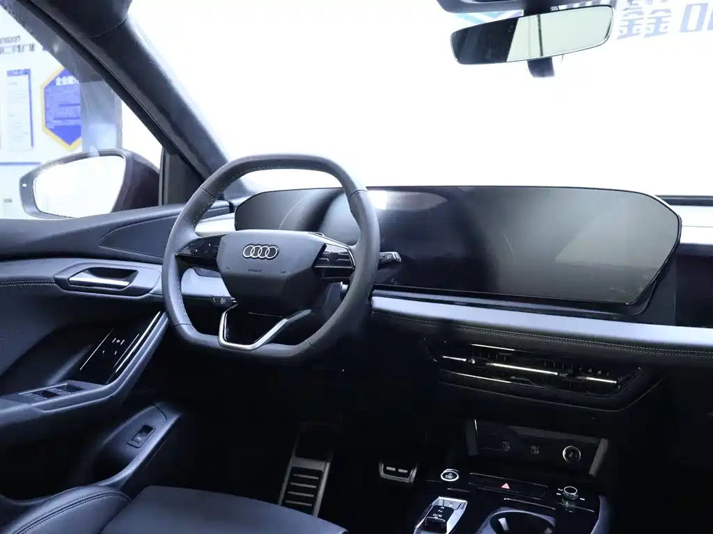 Audi Q6L e-tron 2025 — фото 15