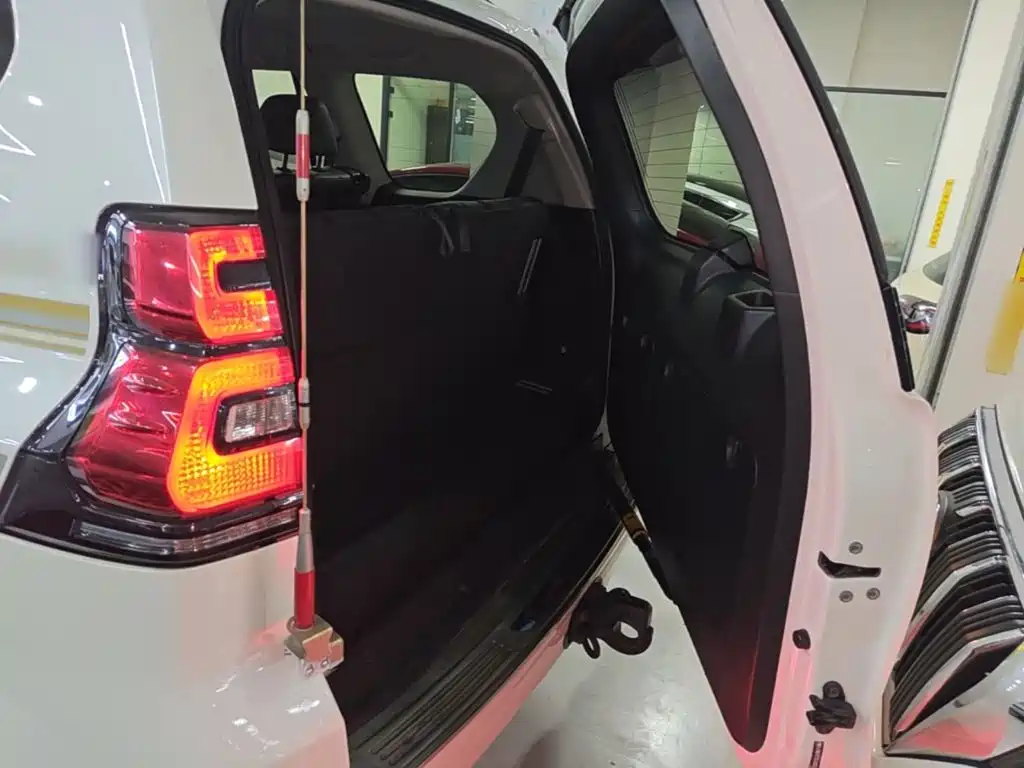Toyota Prado 2018 — фото 19