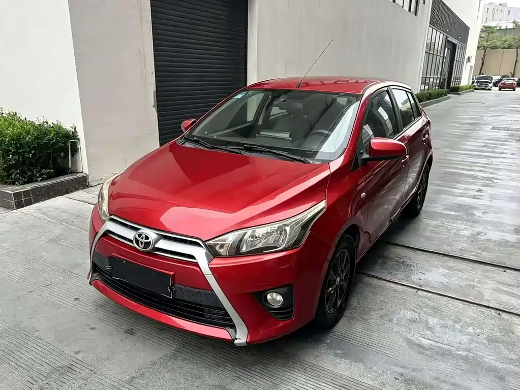 Toyota Yaris L 2014 — фото 1