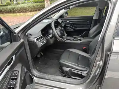 Geely Emgrand 2022