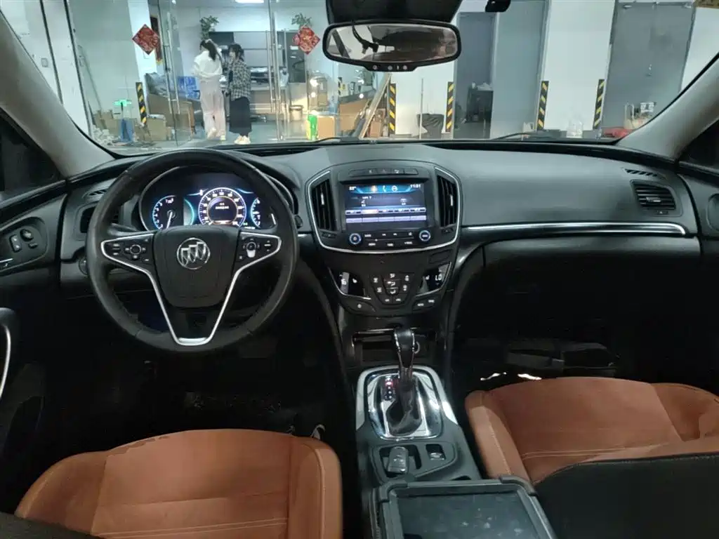 Buick Regal 2017 — фото 10