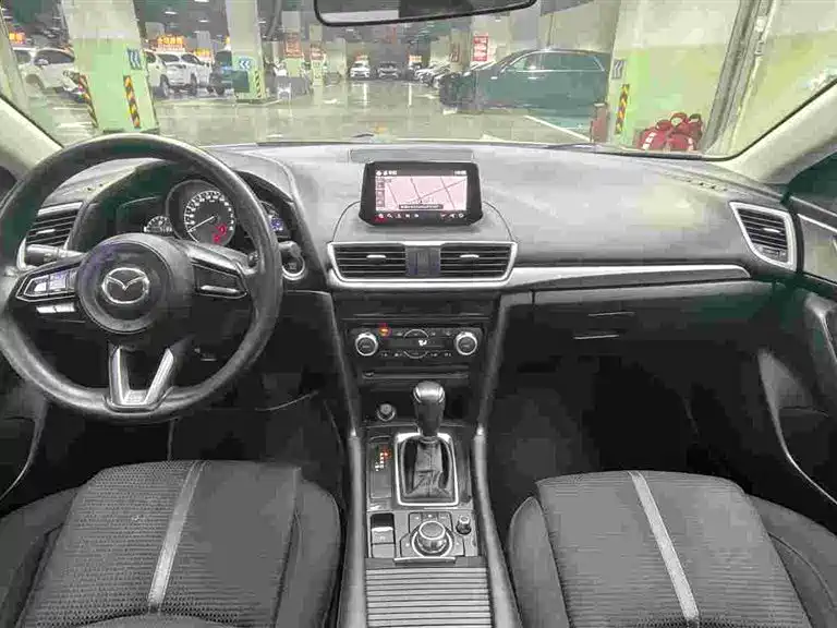 Mazda 3 Axela 2019 — фото 6