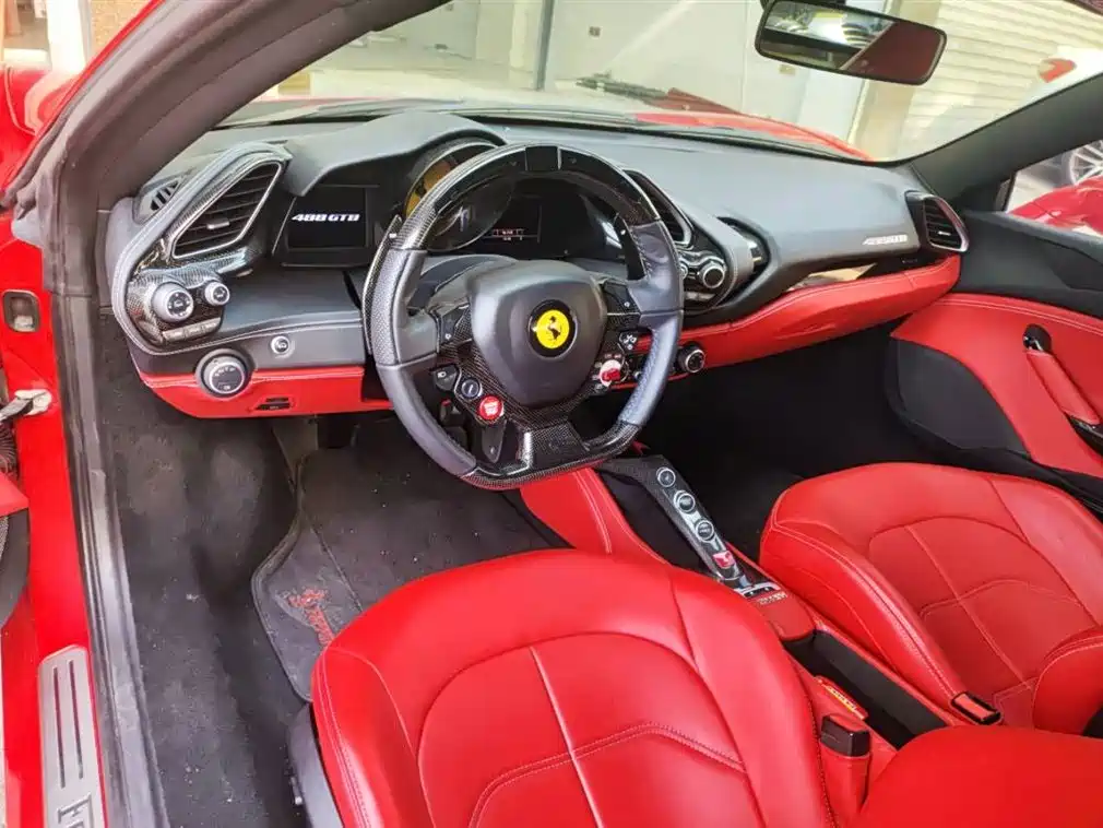 Ferrari 488 2016 — фото 13