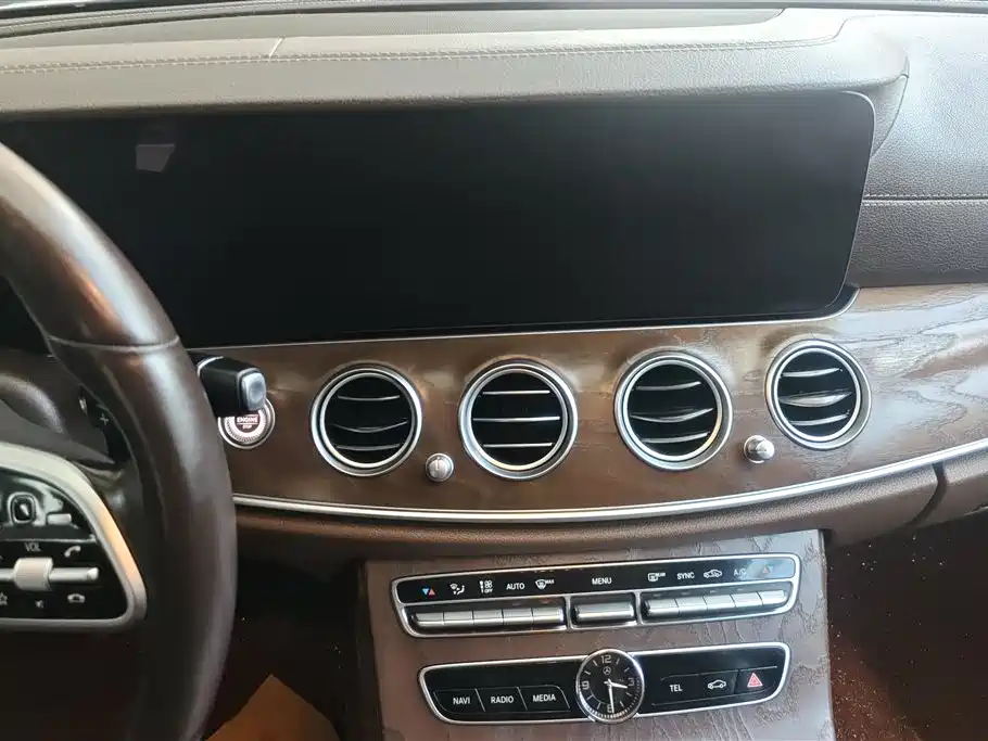 Mercedes-Benz E-Class 2020 — фото 13
