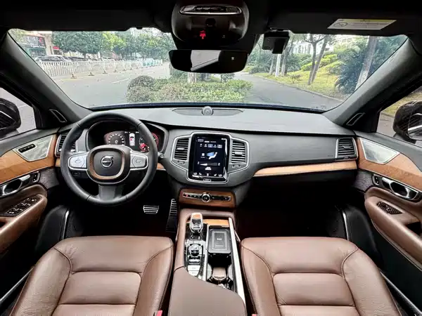 Volvo XC90 2021