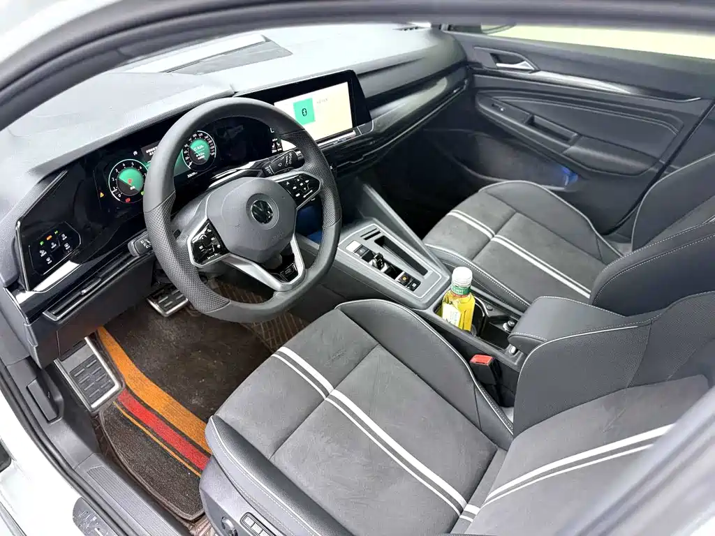 Volkswagen Golf 2024